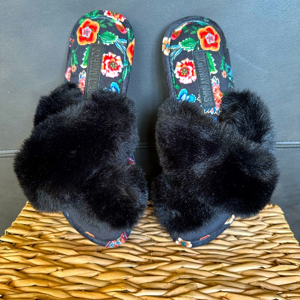 Johnny was slippers
